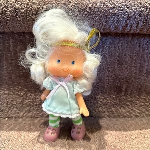 Basic Fun 12377 Strawberry Shortcake Classic Angel Cake Dolls